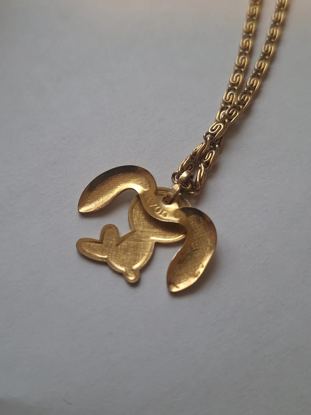 Avon Flopsy Ear Bunny Pendant Necklace Rabbit Movable Articulated 15